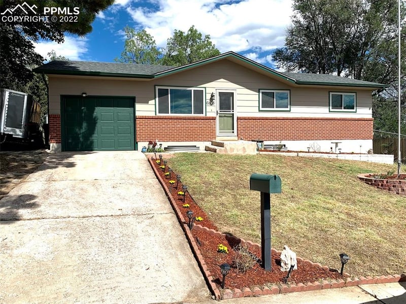 6806 Dale Rd, Colorado Springs, CO 80915