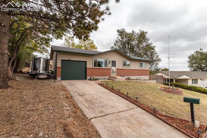 6806 Dale Rd, Colorado Springs, CO 80915