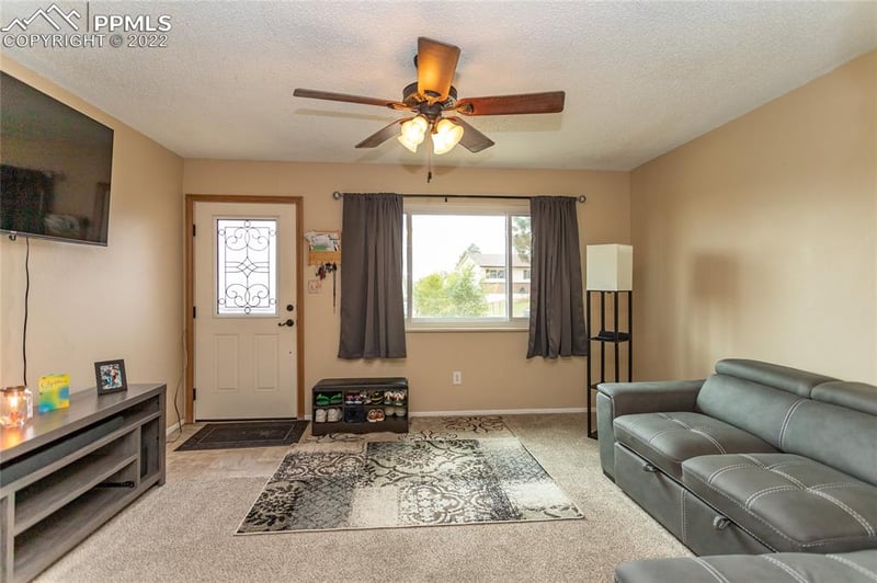 6806 Dale Rd, Colorado Springs, CO 80915