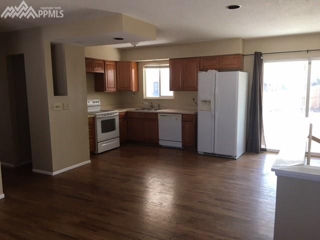 6809 Dale Rd, Colorado Springs, CO 80915