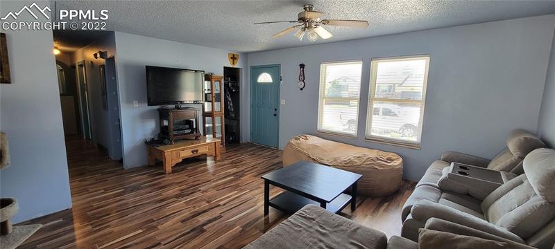 6810 Chippewa Rd, Colorado Springs, CO 80915
