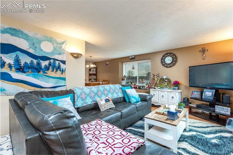 6810 Cory Pl, Colorado Springs, CO 80915