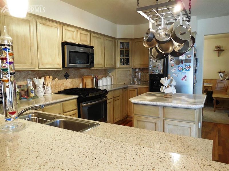 6810 Cotton Dr, Colorado Springs, CO 80923