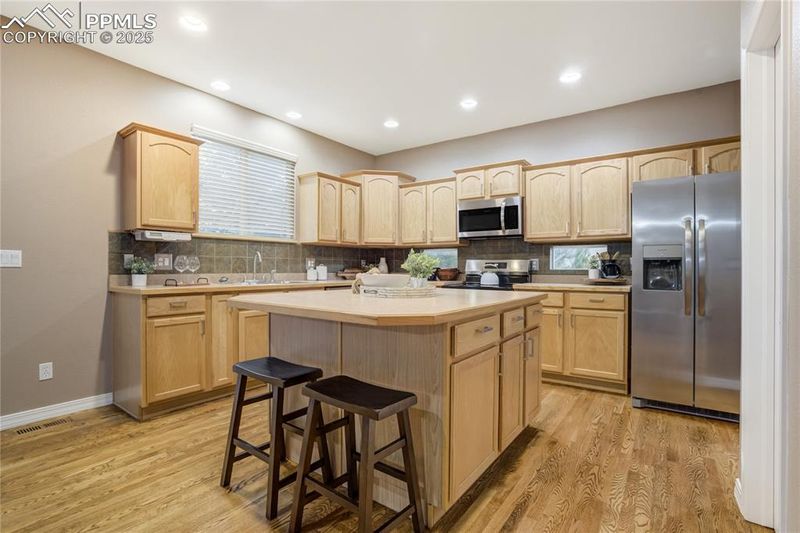 6815 Prairie Wind Dr, Colorado Springs, CO 80923