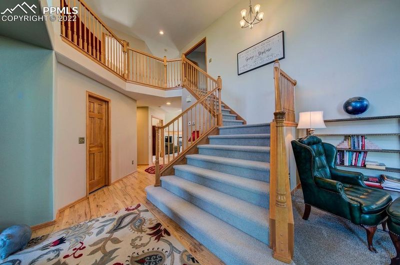 6816 Bitterroot Dr, Colorado Springs, CO 80923