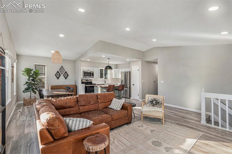 6820 Snowbird Dr, Colorado Springs, CO 80918