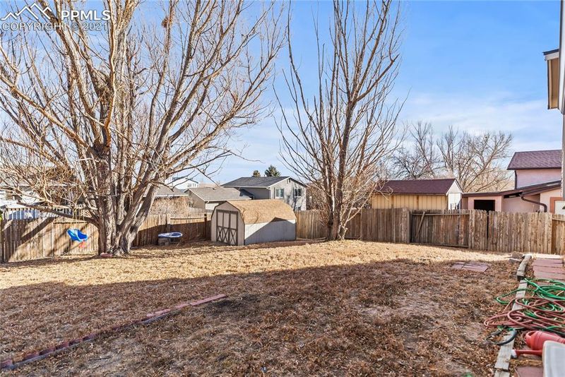 6825 Cedar Edge Dr, Colorado Springs, CO 80911