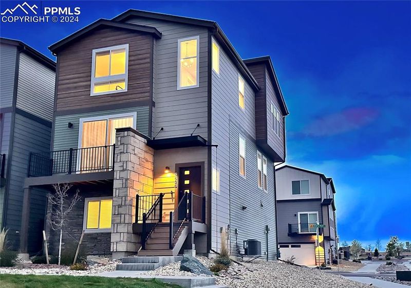 6826 Starry Night Ln, Colorado Springs, CO 80923