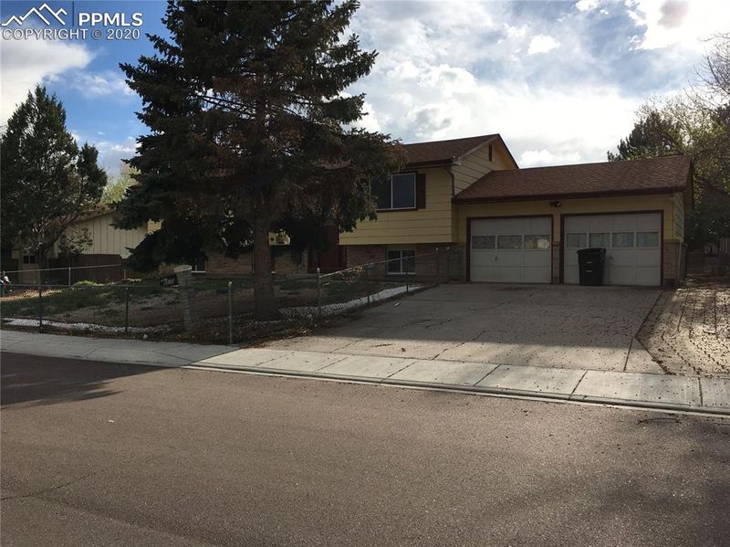 6830 Harding St, Colorado Springs, CO 80911
