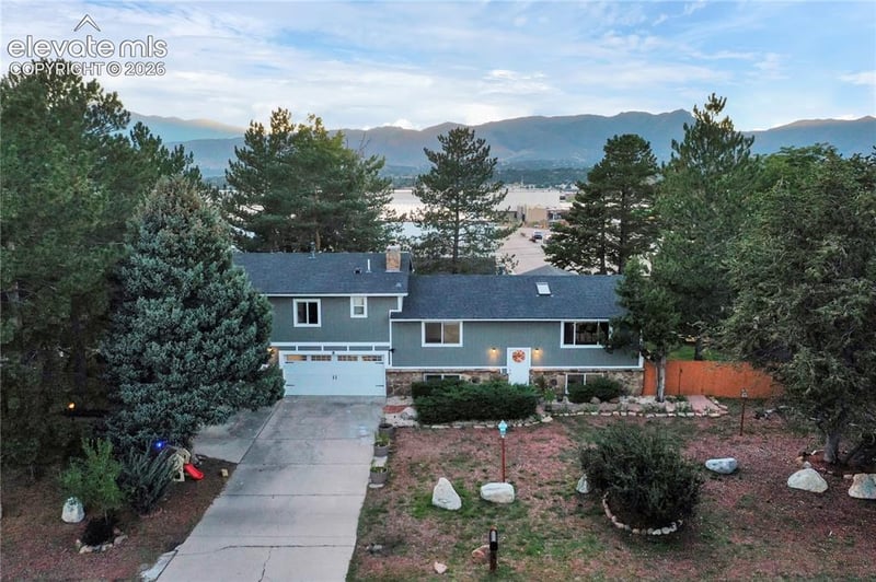 6832 Prince Dr, Colorado Springs, CO 80918
