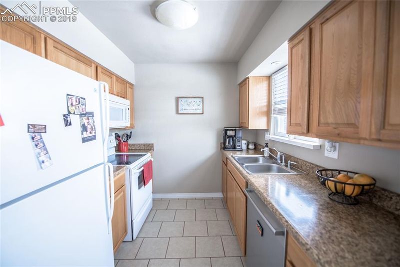 6835 Goldfield Dr, Colorado Springs, CO 80911