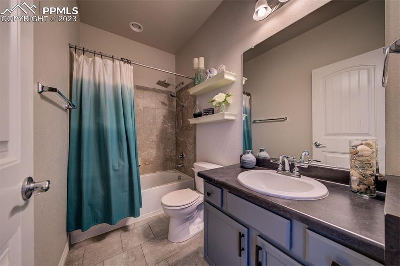 6838 Phantom Way, Colorado Springs, CO 80925