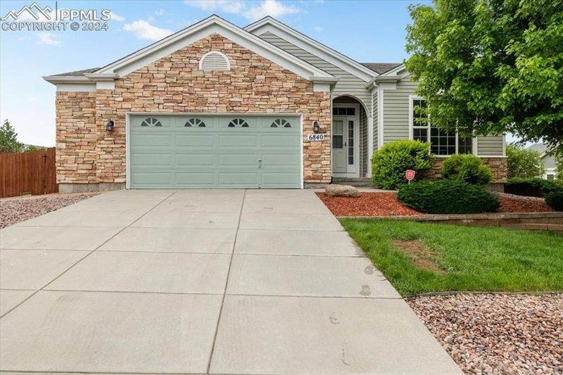 6840 Bartlet Ct, Colorado Springs, CO 80923