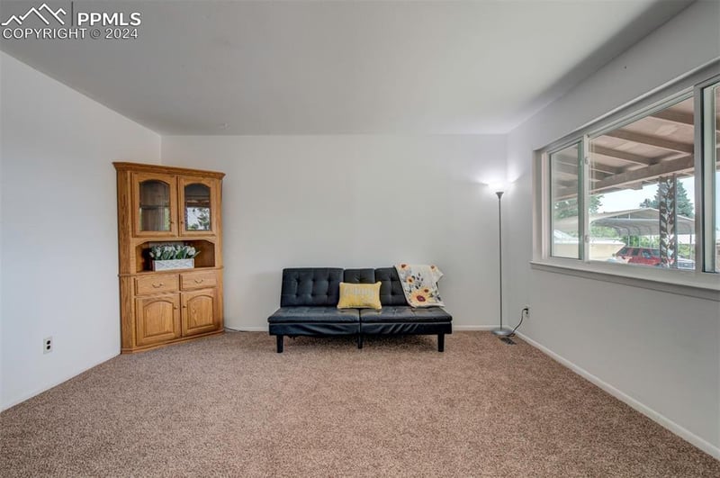 6840 Omaha Blvd, Colorado Springs, CO 80915