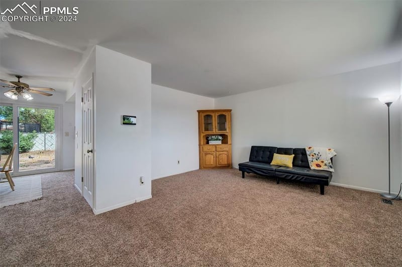 6840 Omaha Blvd, Colorado Springs, CO 80915