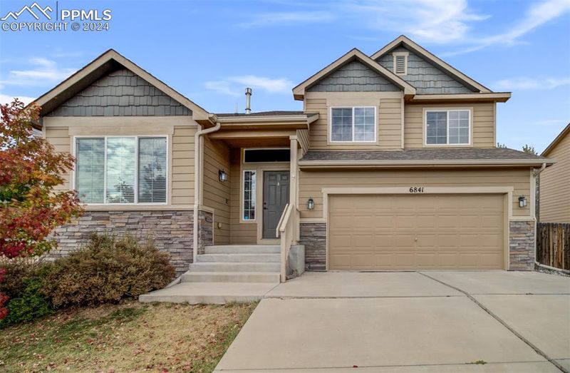 6841 Red Cardinal Loop, Colorado Springs, CO 80908