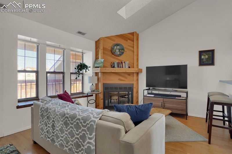 6844 Ravencrest Dr, Colorado Springs, CO 80919