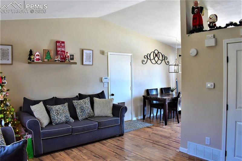 6855 Cedar Edge Dr, Colorado Springs, CO 80911