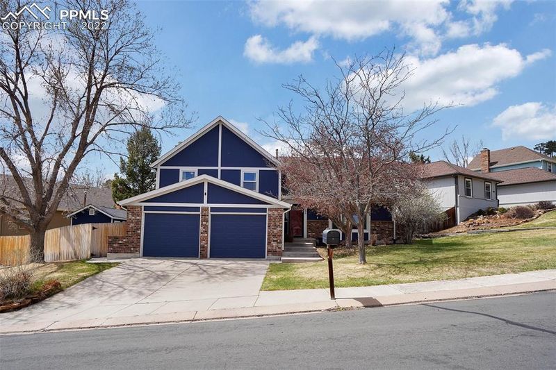 686 S Grey Eagle Cir, Colorado Springs, CO 80919