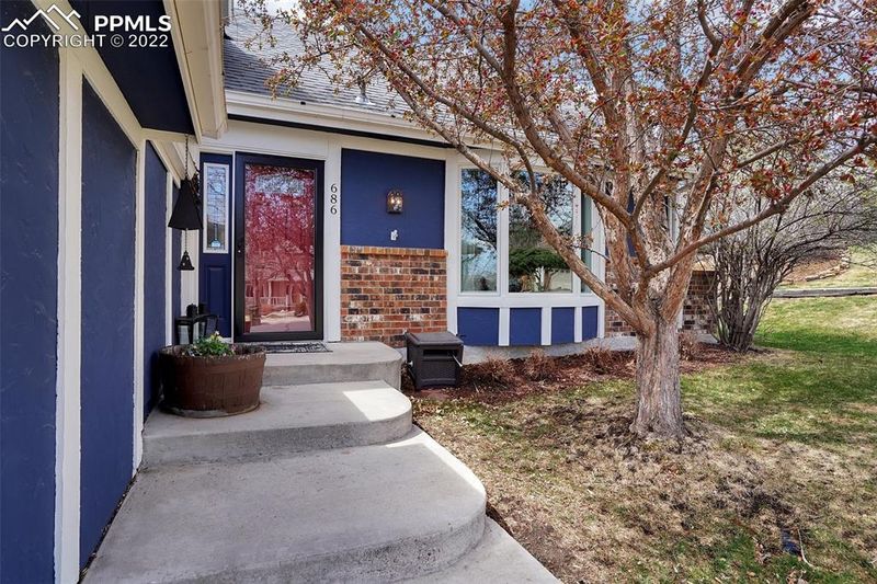 686 S Grey Eagle Cir, Colorado Springs, CO 80919