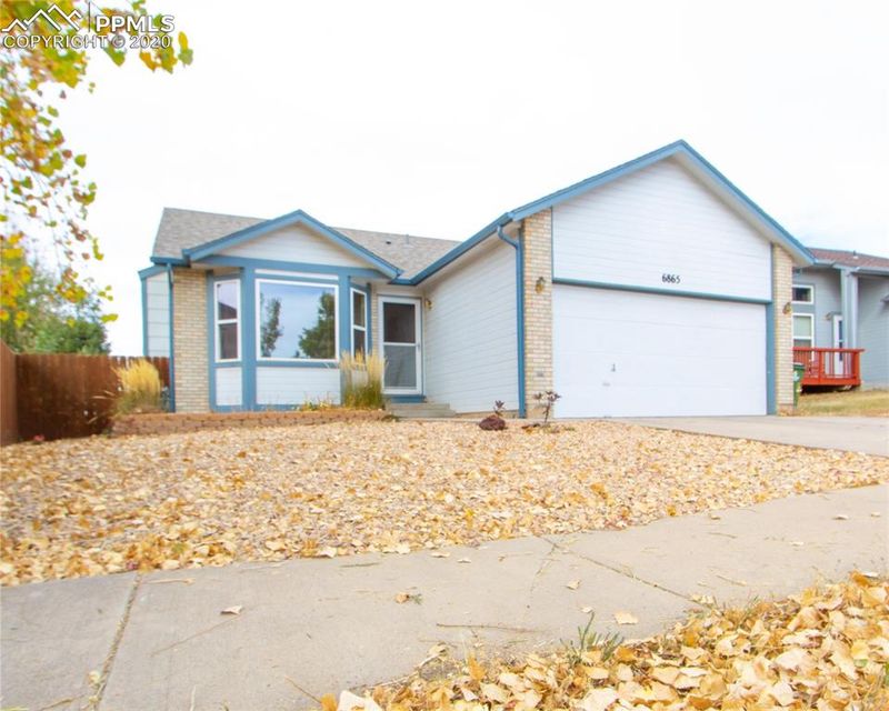 6865 Bear Tooth Dr, Colorado Springs, CO 80923