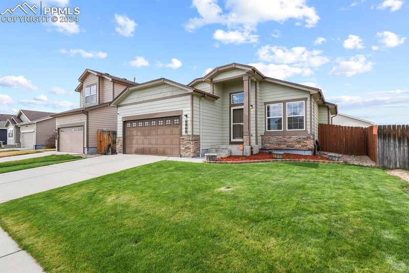 6868 Shimmering Leaf Rd, Colorado Springs, CO 80908