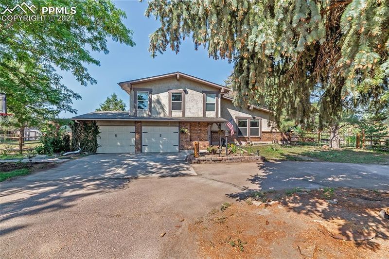 6878 Grapewood Cir, Colorado Springs, CO 80918