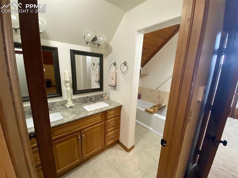 6880 Eagle Mountain Rd, Manitou Springs, CO 80829