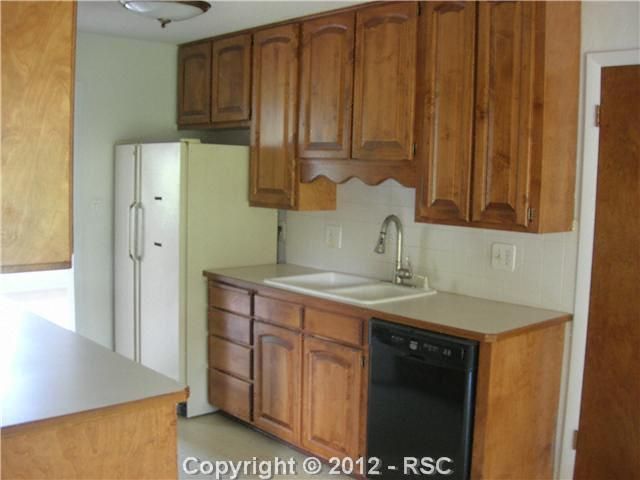6881 Grapewood Cir, Colorado Springs, CO 80918