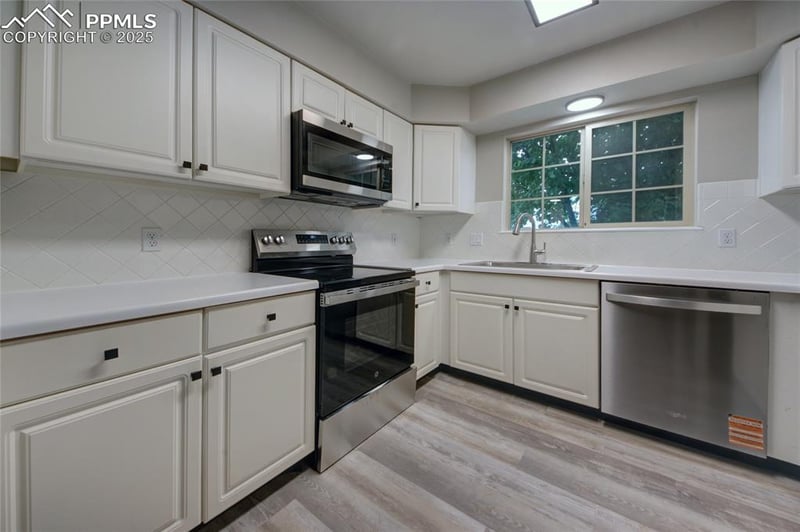 6881 Los Reyes Cir, Colorado Springs, CO 80918