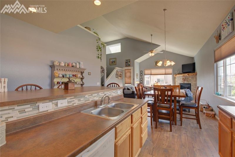 6889 Red Cardinal Loop, Colorado Springs, CO 80908