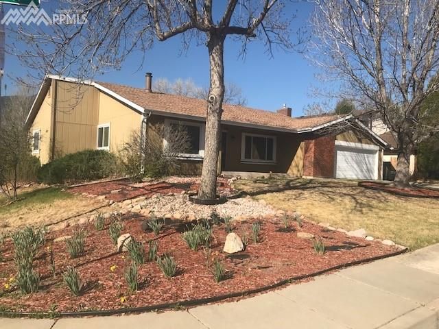 689 Red Cliff Rd, Colorado Springs, CO 80906