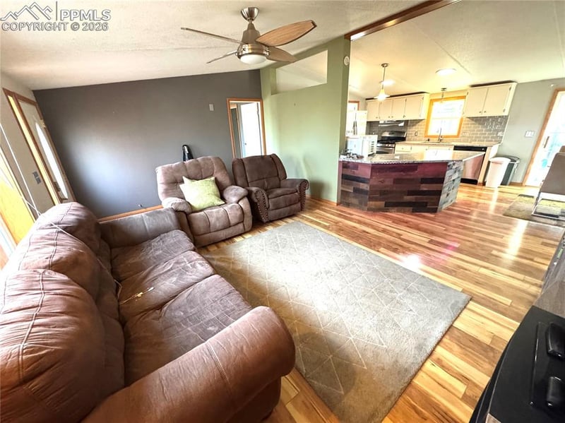 690 Meadow Ln, Palmer Lake, CO 80133
