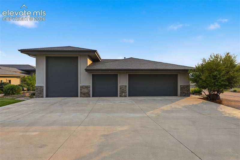 690 Mission Hill Way, Colorado Springs, CO 80921