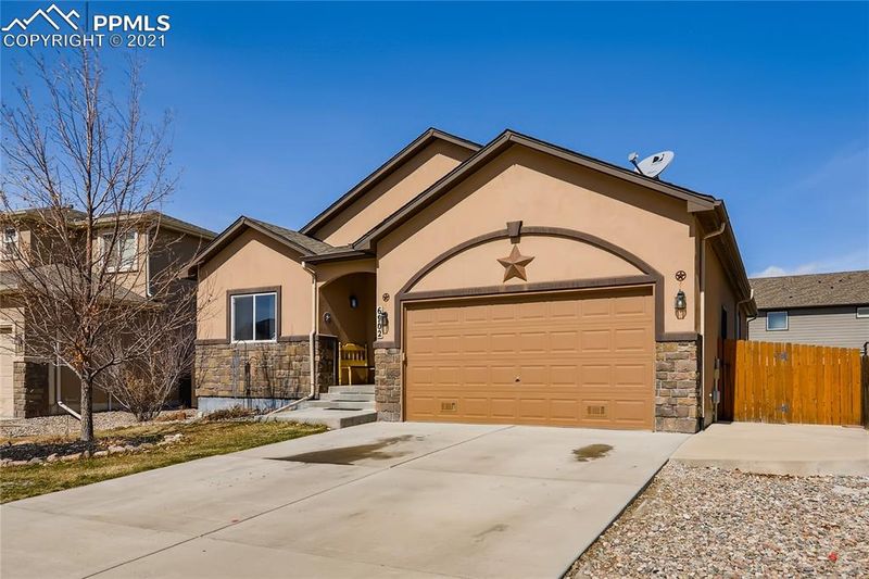 6902 Alliance Loop, Colorado Springs, CO 80925