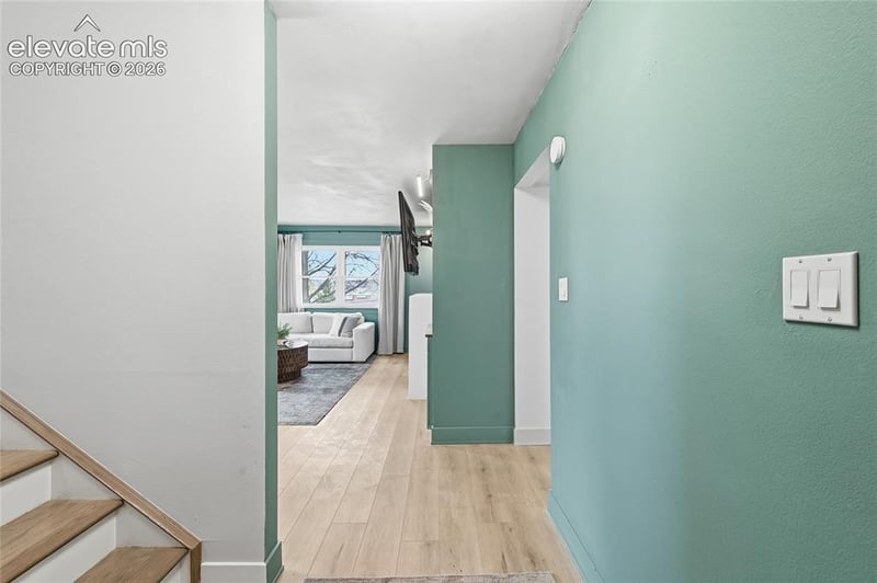 6907 Gayle Lyn Ln, Colorado Springs, CO 80919