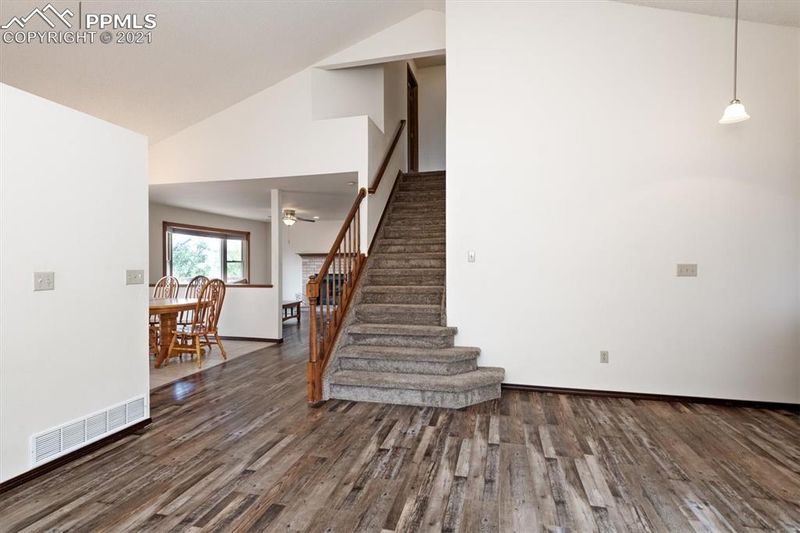 6909 Sproul Ln, Colorado Springs, CO 80918