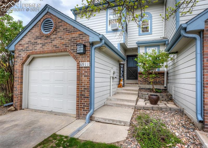 6911 S Dover Way, Littleton, CO 80128