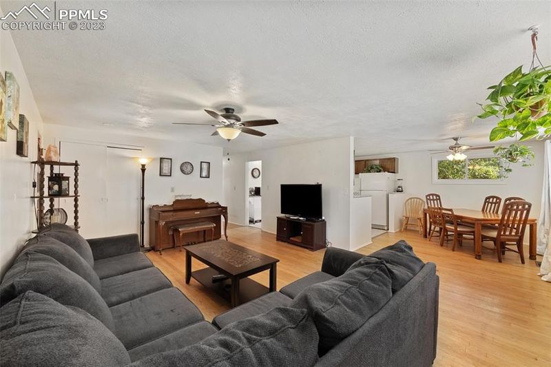 692 E Amherst Pl, Englewood, CO 80113