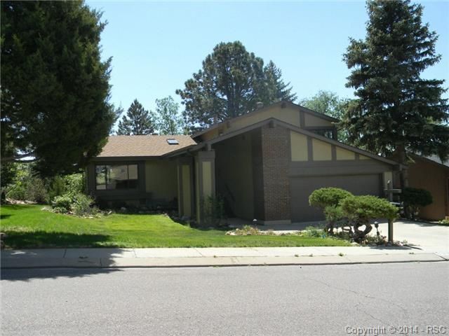 692 Gilcrest Rd, Colorado Springs, CO 80906