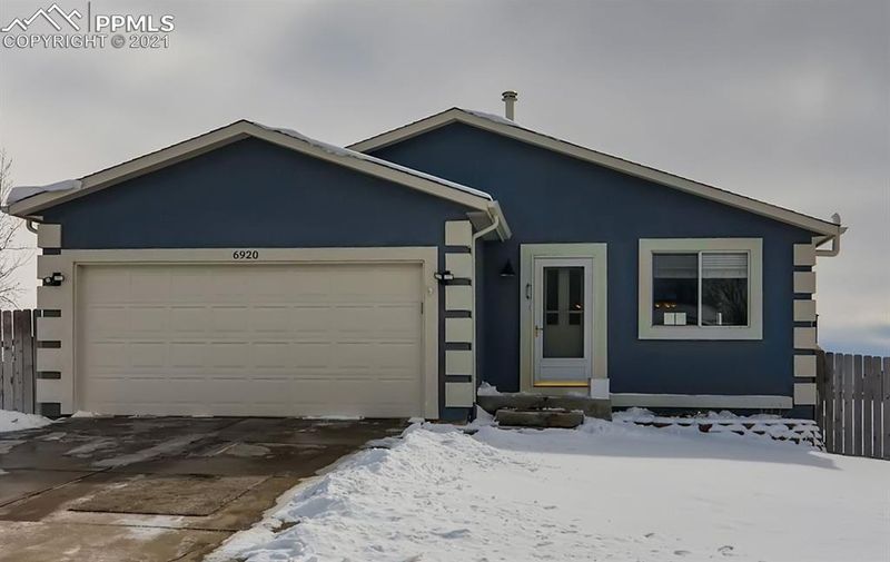 6920 Weeping Willow Dr, Colorado Springs, CO 80925