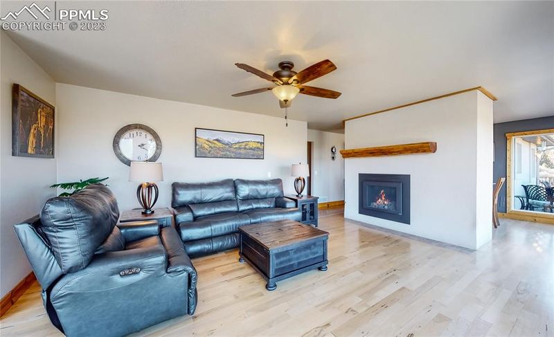 6925 Fox Cir, Larkspur, CO 80118