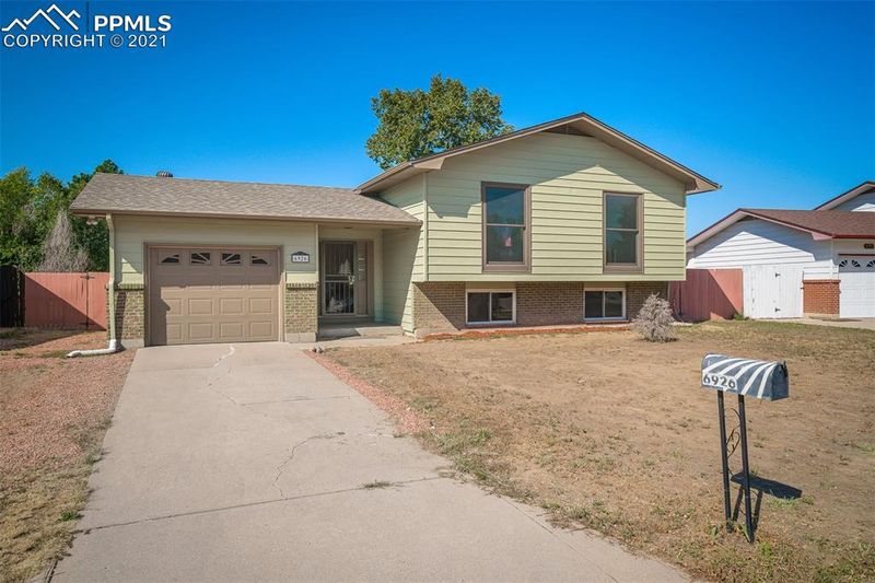 6926 Metropolitan St, Colorado Springs, CO 80911