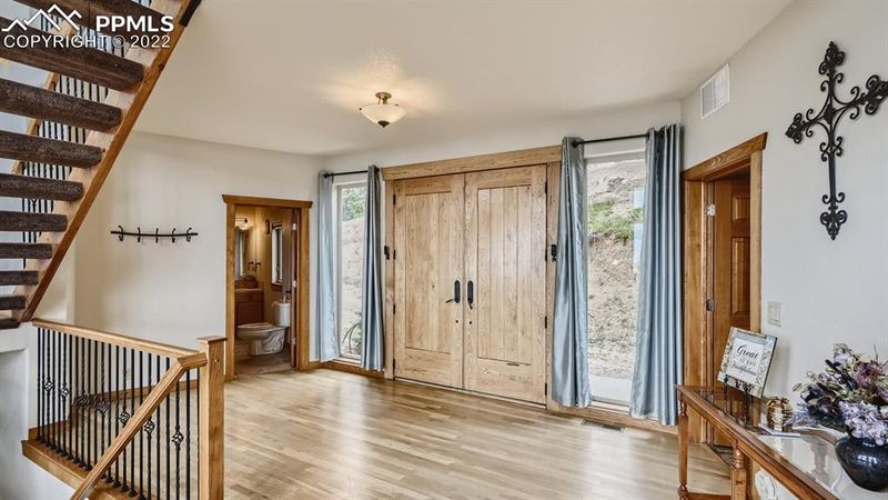 6928 Lady Bug Ln, Manitou Springs, CO 80829