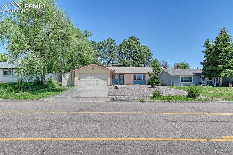 6930 Omaha Blvd, Colorado Springs, CO 80915