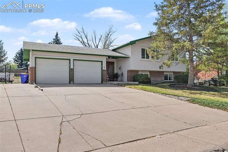 6945 Fielding Cir, Colorado Springs, CO 80911