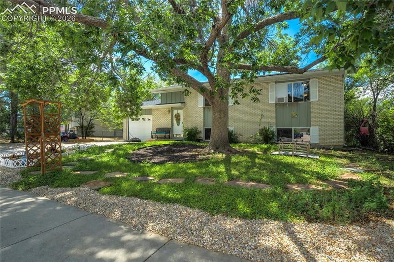 6945 Sullivan Ave, Colorado Springs, CO 80911