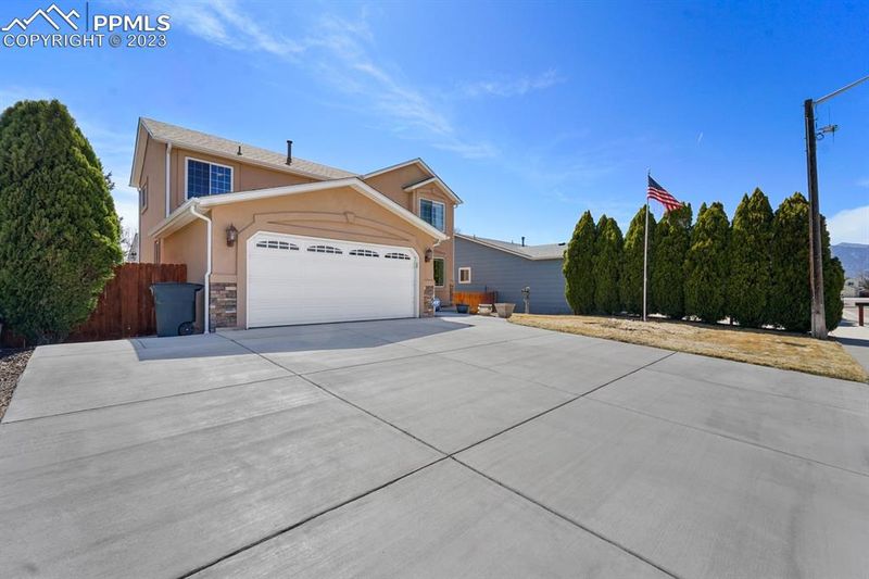 695 Upton Dr, Colorado Springs, CO 80911