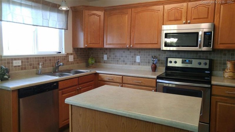 6955 Hillock Dr, Colorado Springs, CO 80922