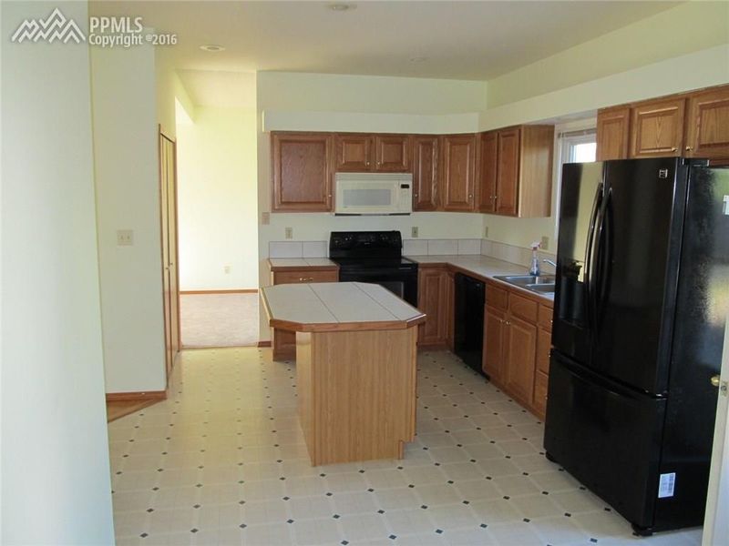 6963 Cloud Dancer Dr, Colorado Springs, CO 80923